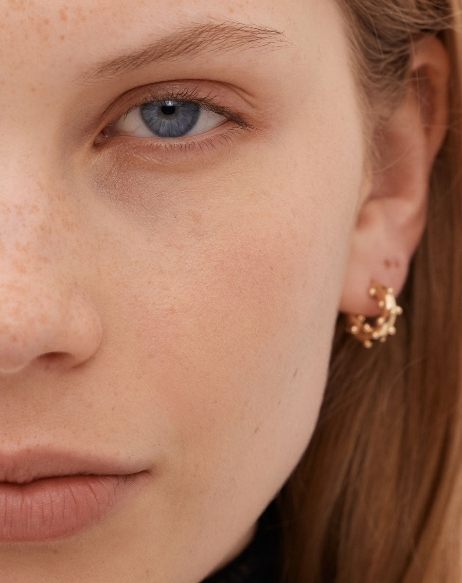 Meadowlark | Anemone Hoop Earrings Small - Silver