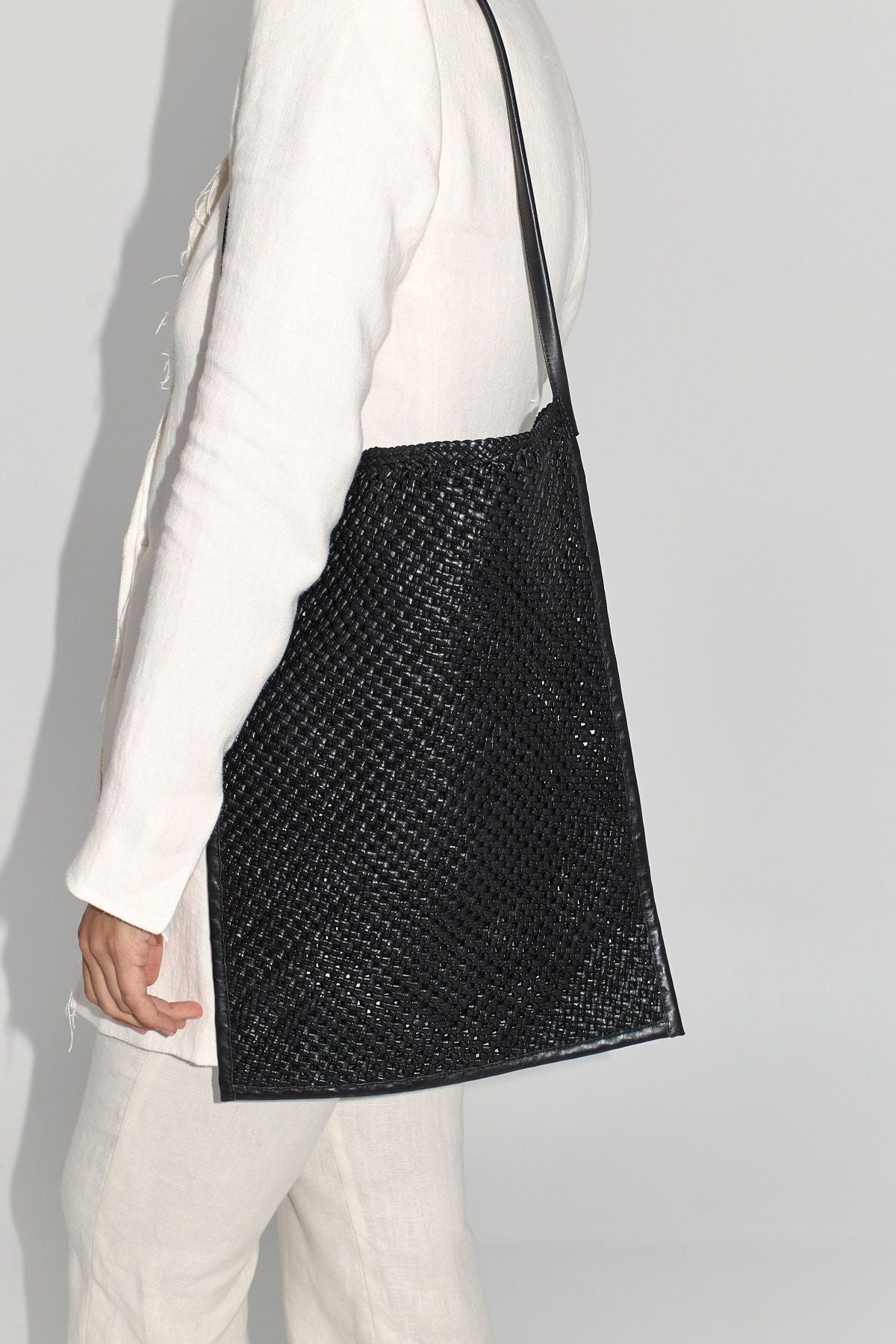 St Agni | Nona Macrame Sling Bag - Black
