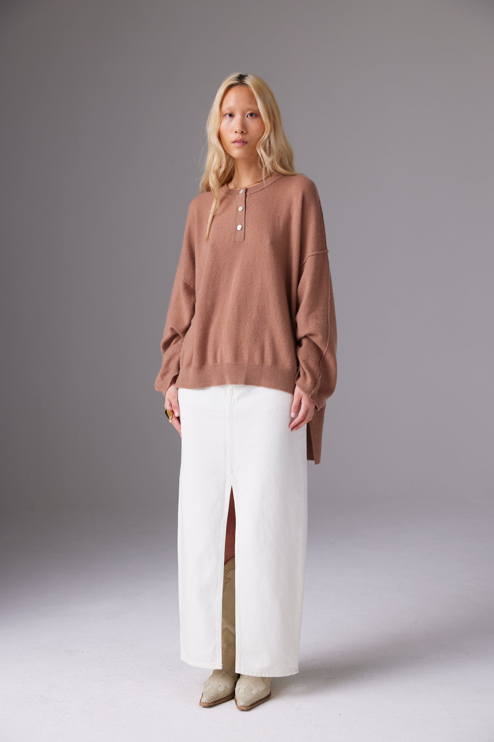 CRUSH | Tyler Button Cashmere Crew - Coco