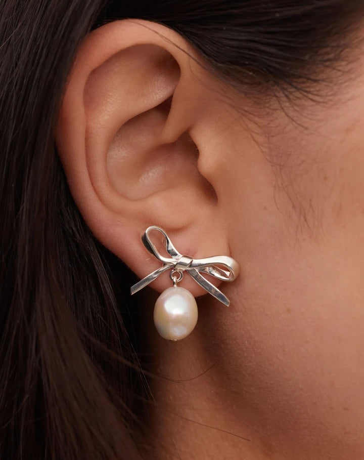 Meadowlark | Bow Pearl Studs - Gold