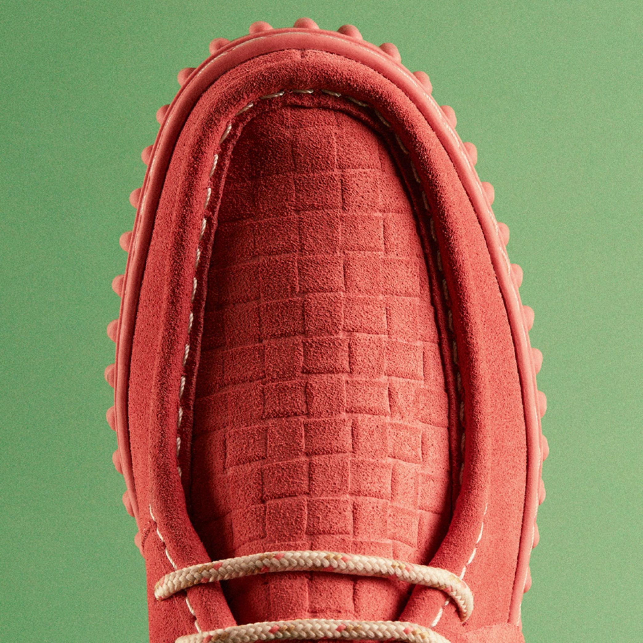 Clarks | Torhill Bee - Coral Suede