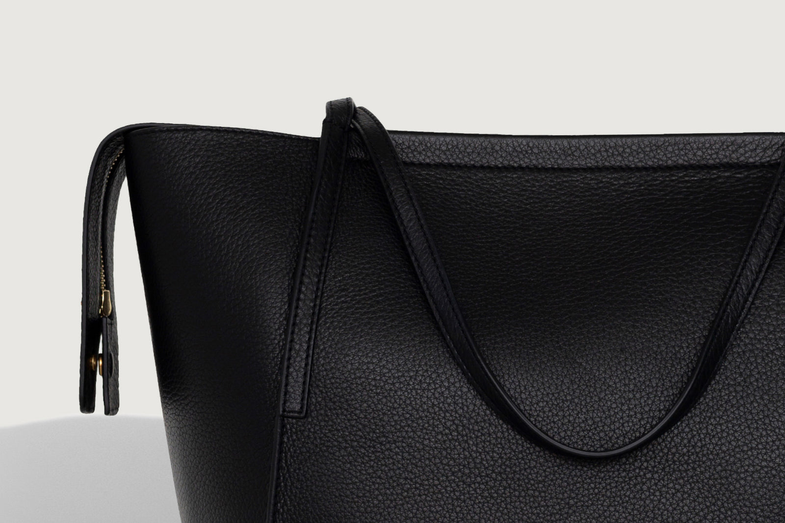 Yu Mei | Claudia Tote - Black