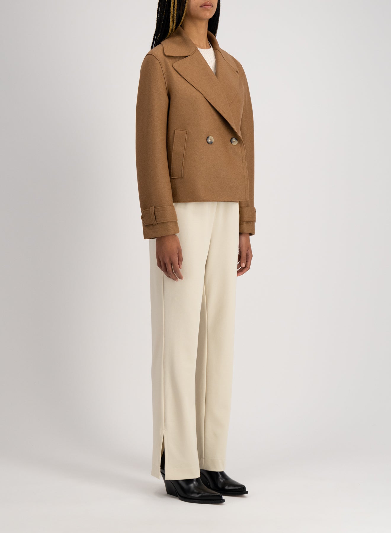 Harris Wharf London | Cropped Peacoat Light Pressed Wool - Toffee