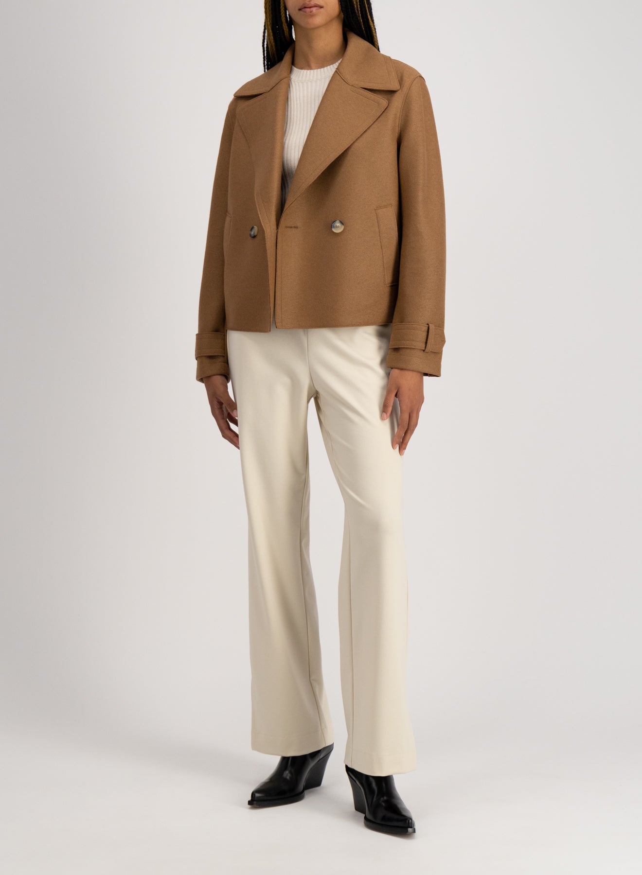 Harris Wharf London | Cropped Peacoat Light Pressed Wool - Toffee