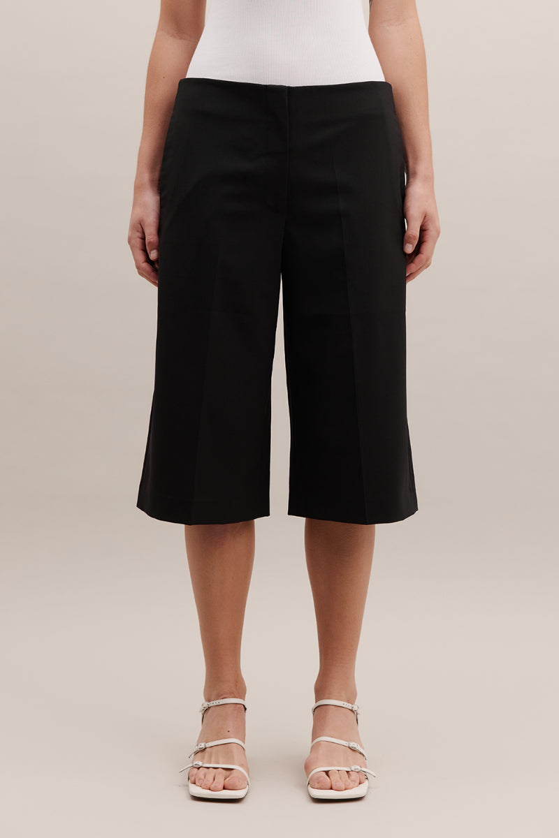 Rebe | Long Tailored Short - Black