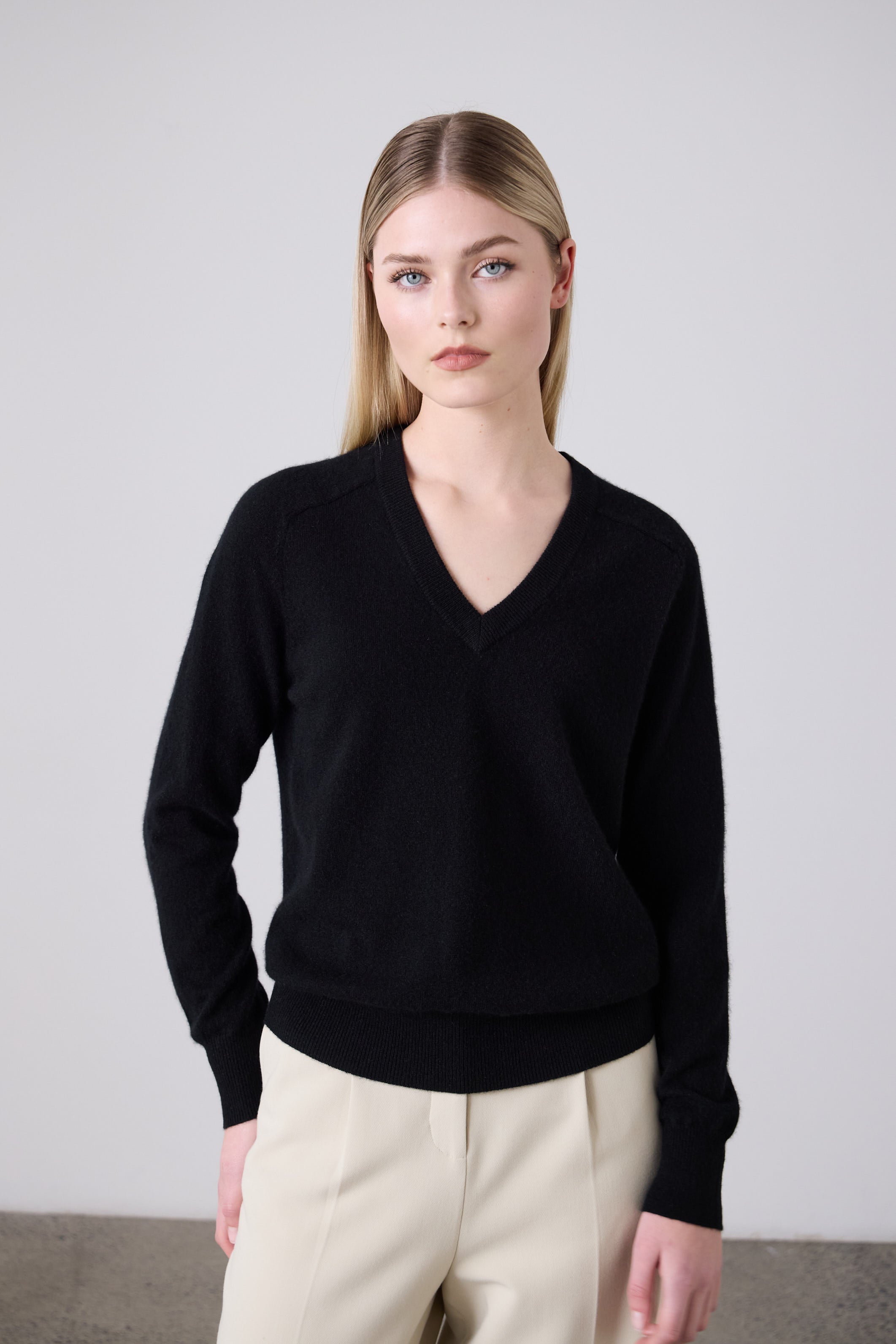 Laing | Amy Cashmere V Neck - Black