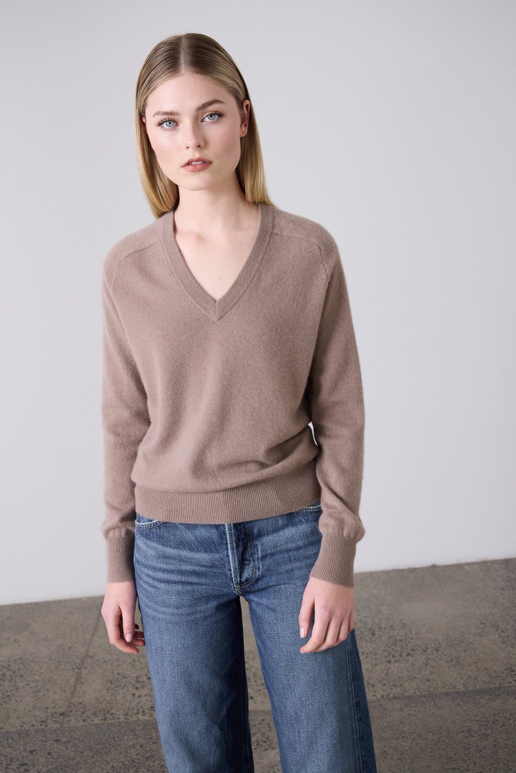 Laing | Amy Cashmere V Neck - Mink