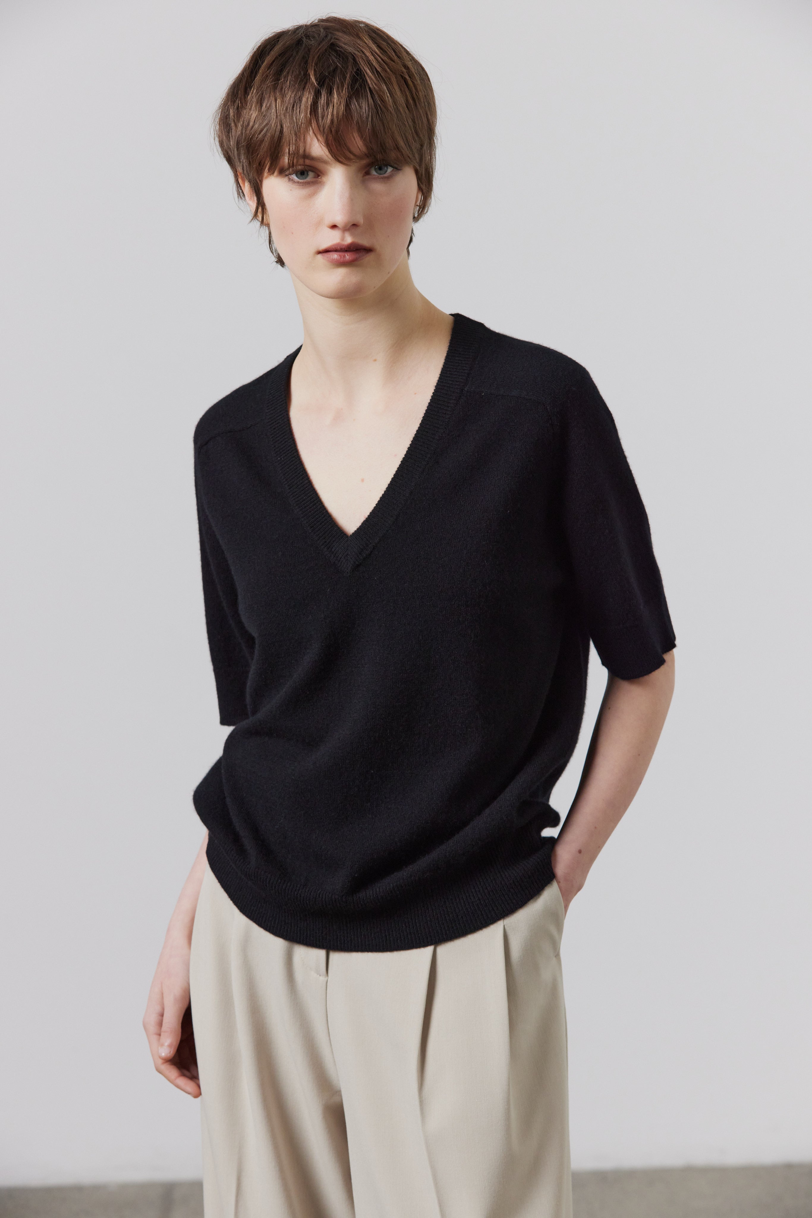 Laing | Jasper Cashmere V Neck - Black