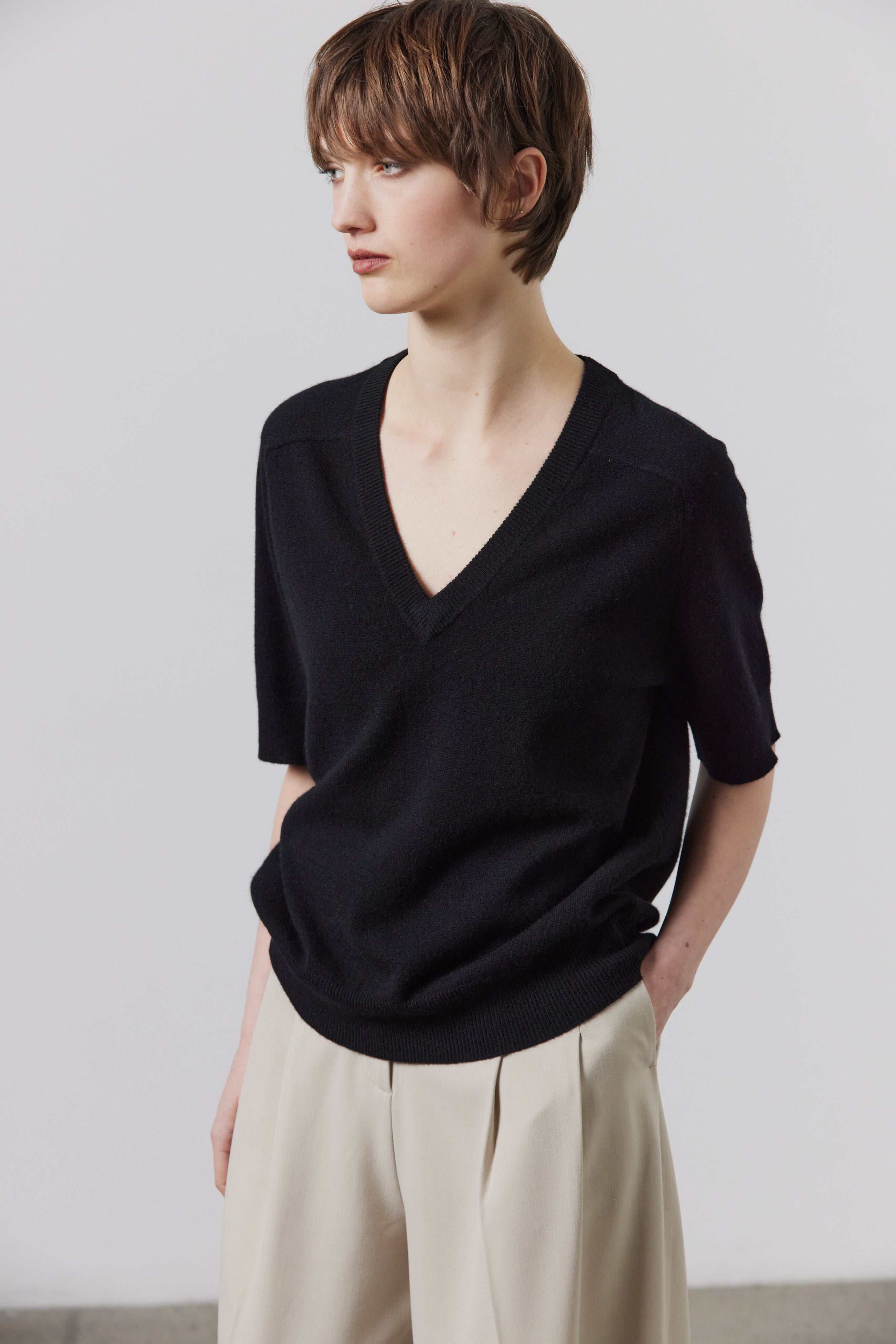 Laing | Jasper Cashmere V Neck - Black