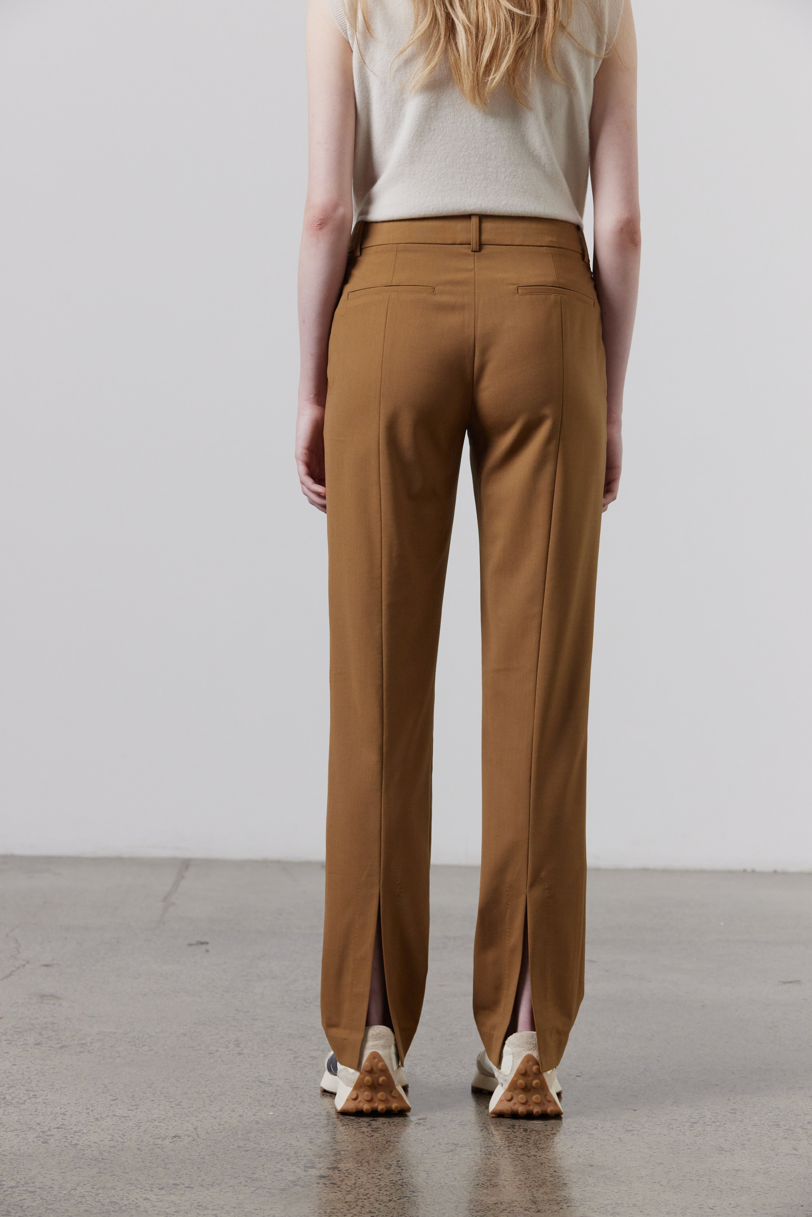 Laing | Bronson Mid Rise Split Hem Pant - Saddle