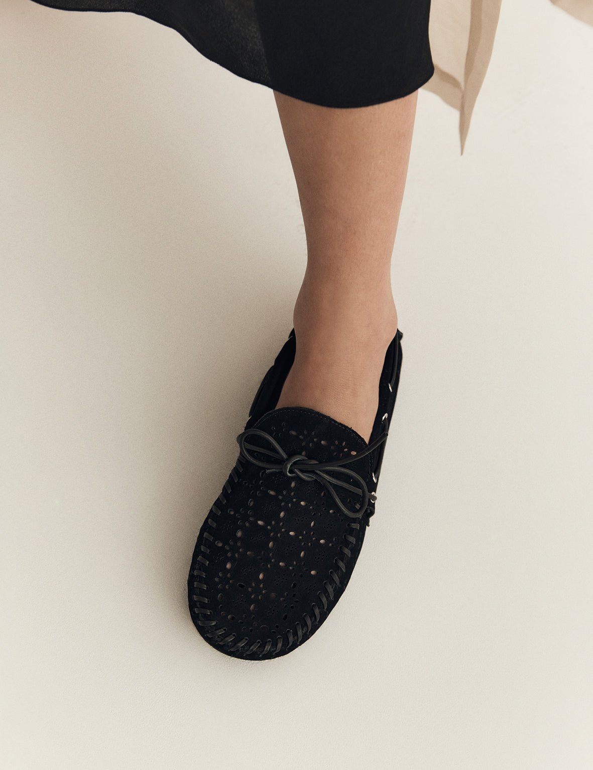 La Tribe | Moccasin - Black Print