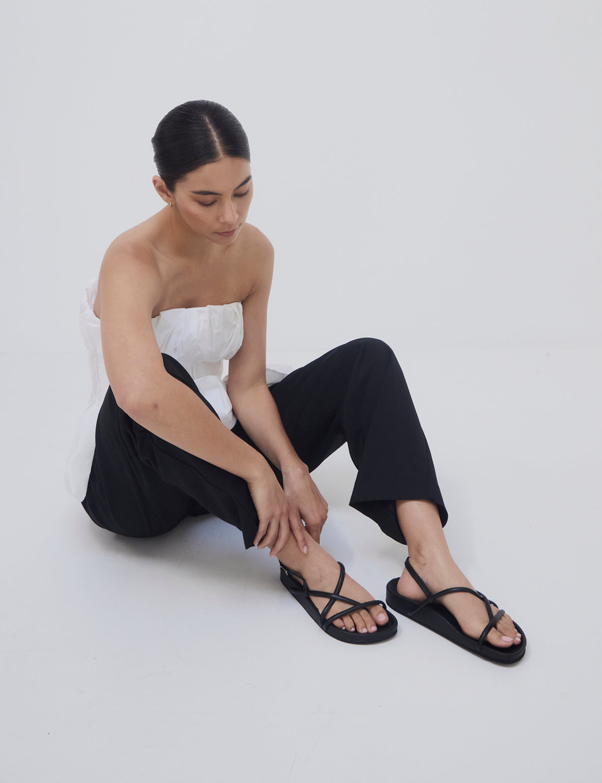 La Tribe | Tube Sandal - Black