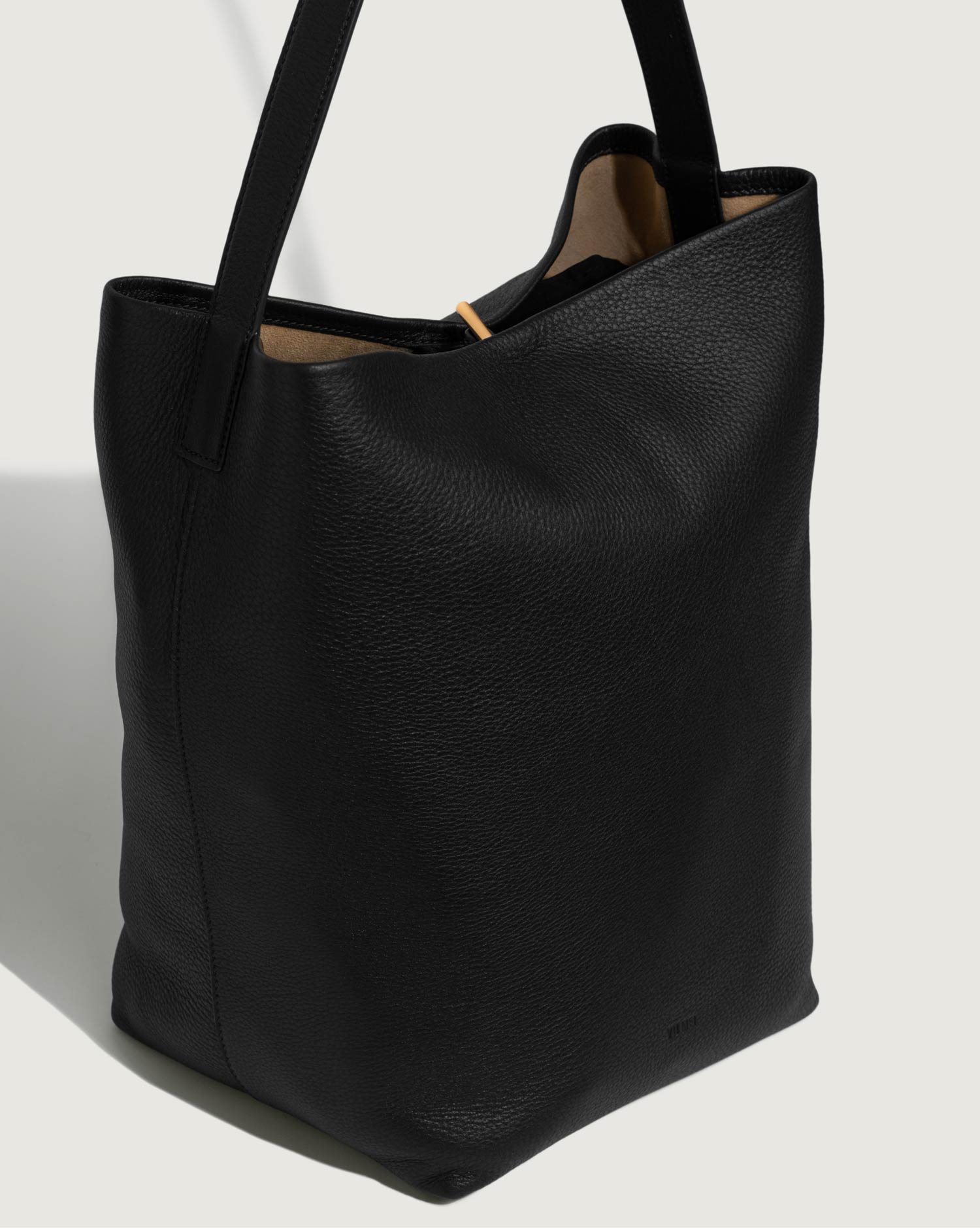 Yu Mei | Teresa Tote - Black