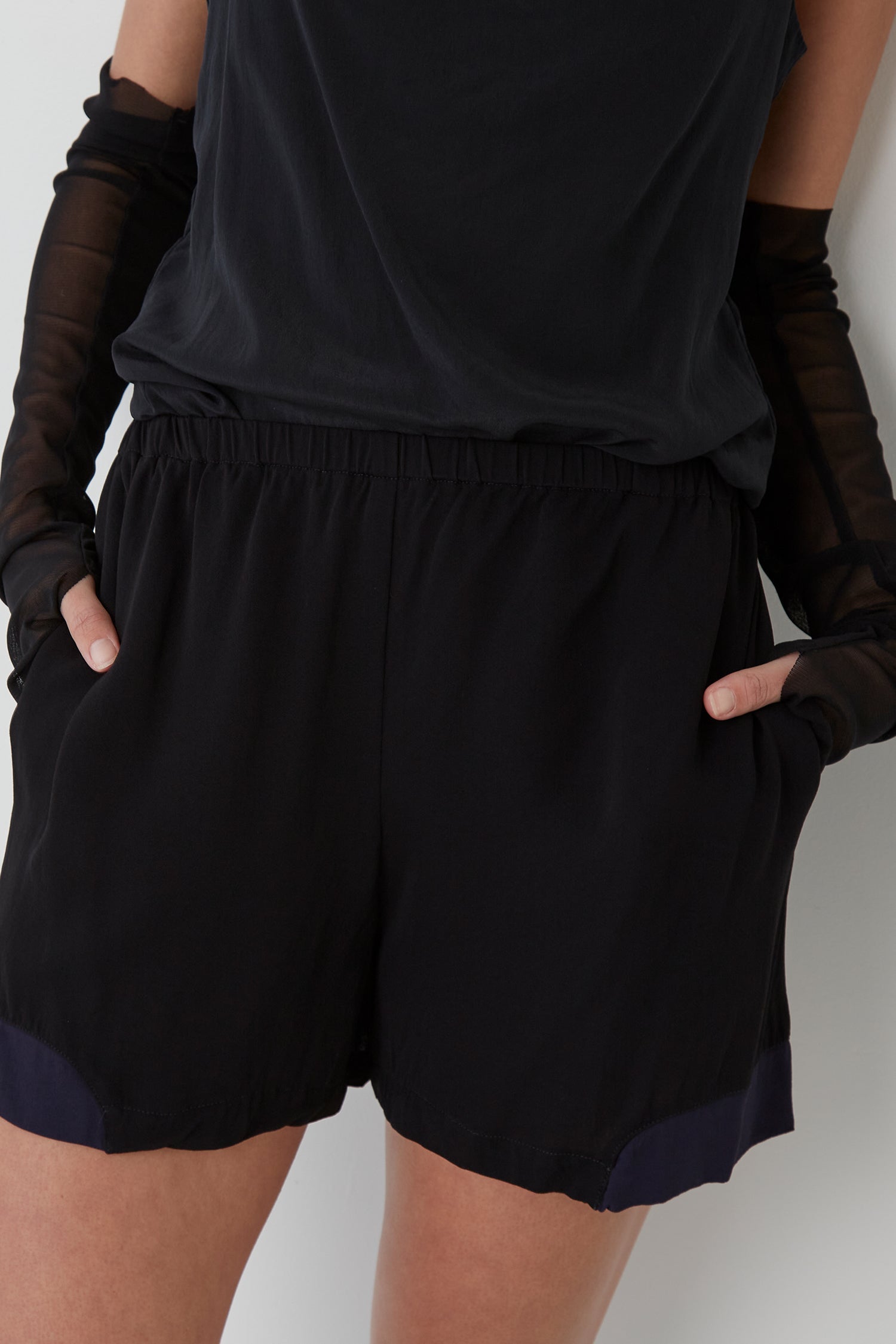 Zambesi | Relay Short - Obsidian