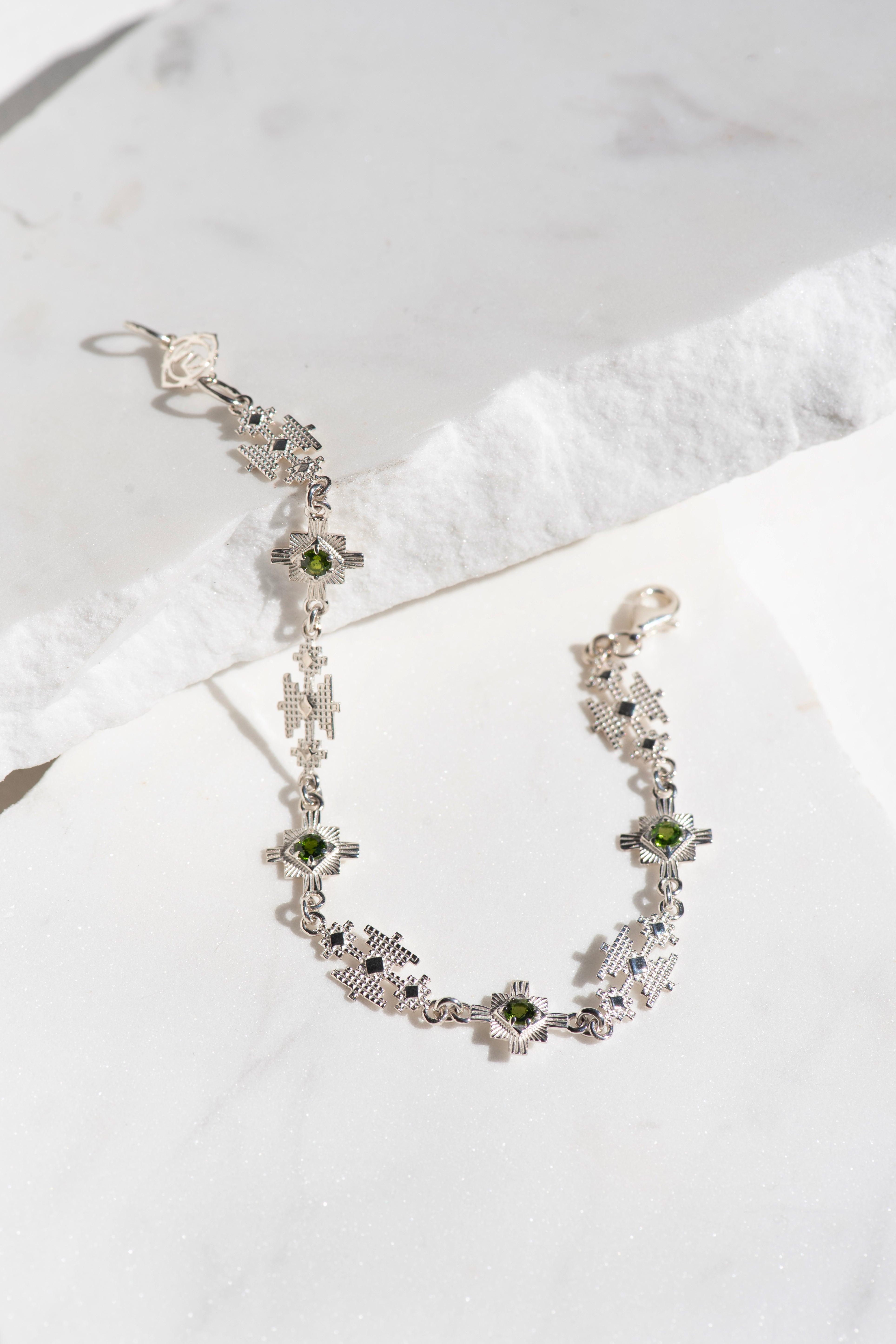 Zoe & Morgan | Ayllu Bracelet - Silver/Chrome Diopside