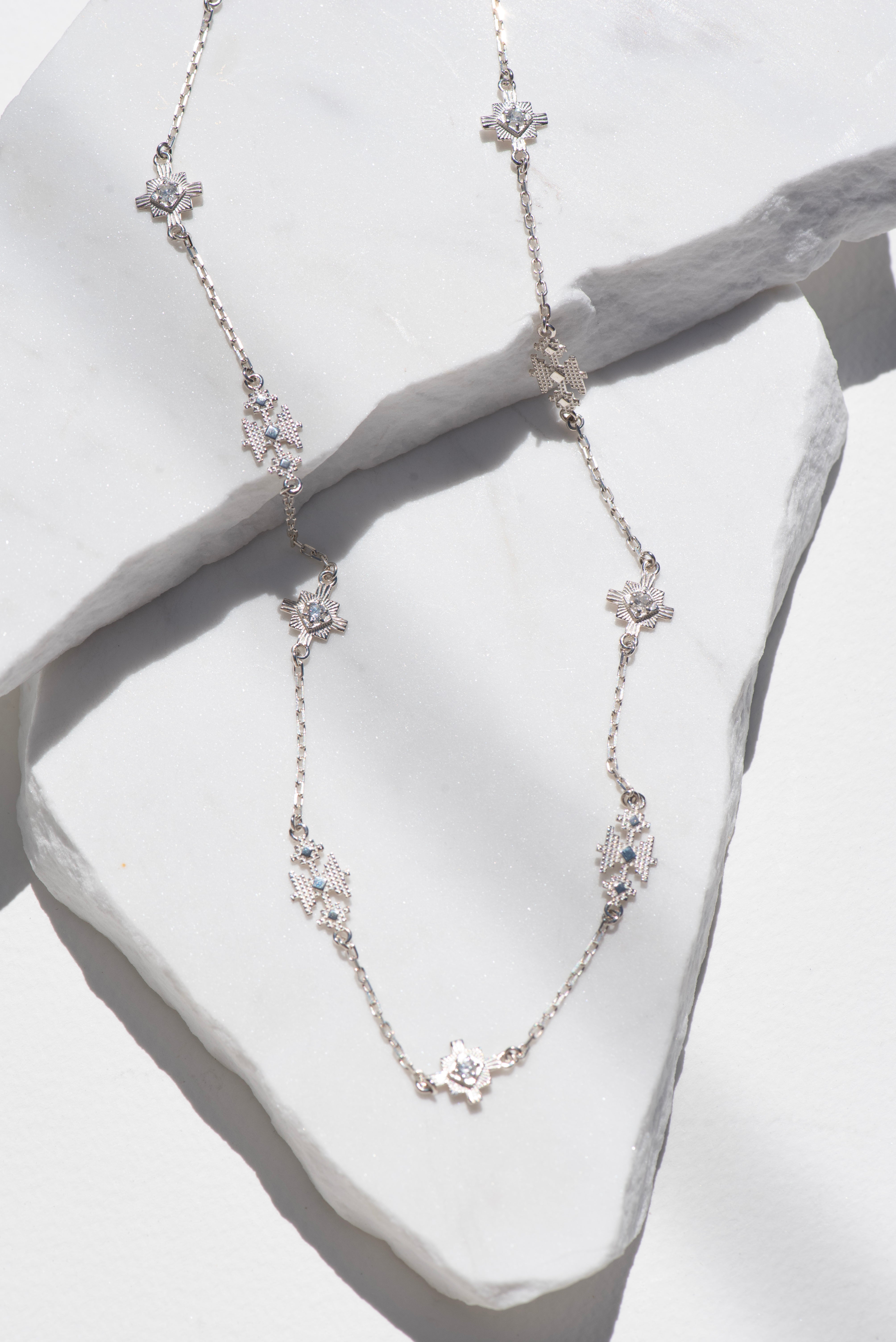 Zoe & Morgan | Ayllu Necklace - Silver/White Zircon