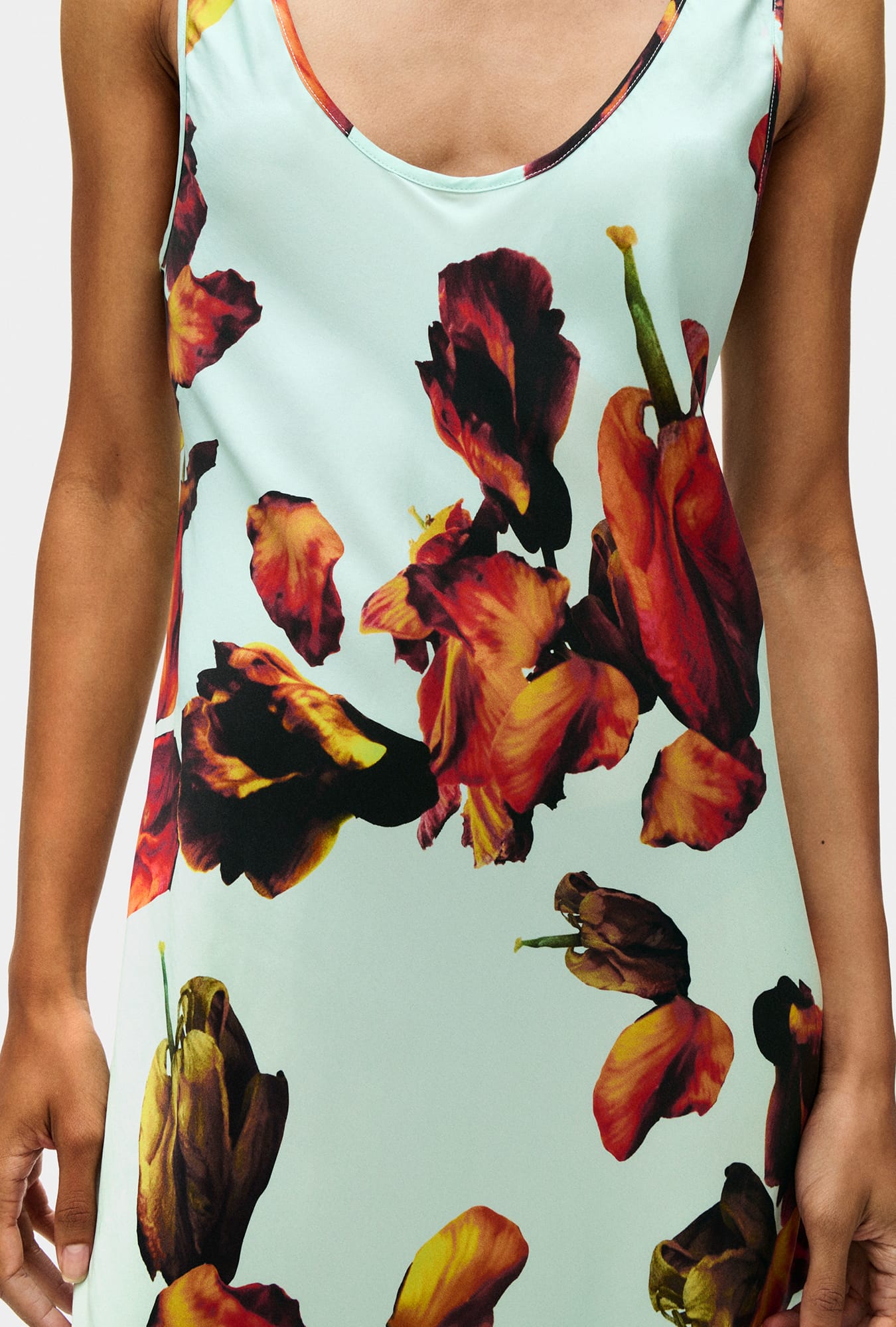 Silk Laundry | Scoop Neck Dress - Tulipa Dew