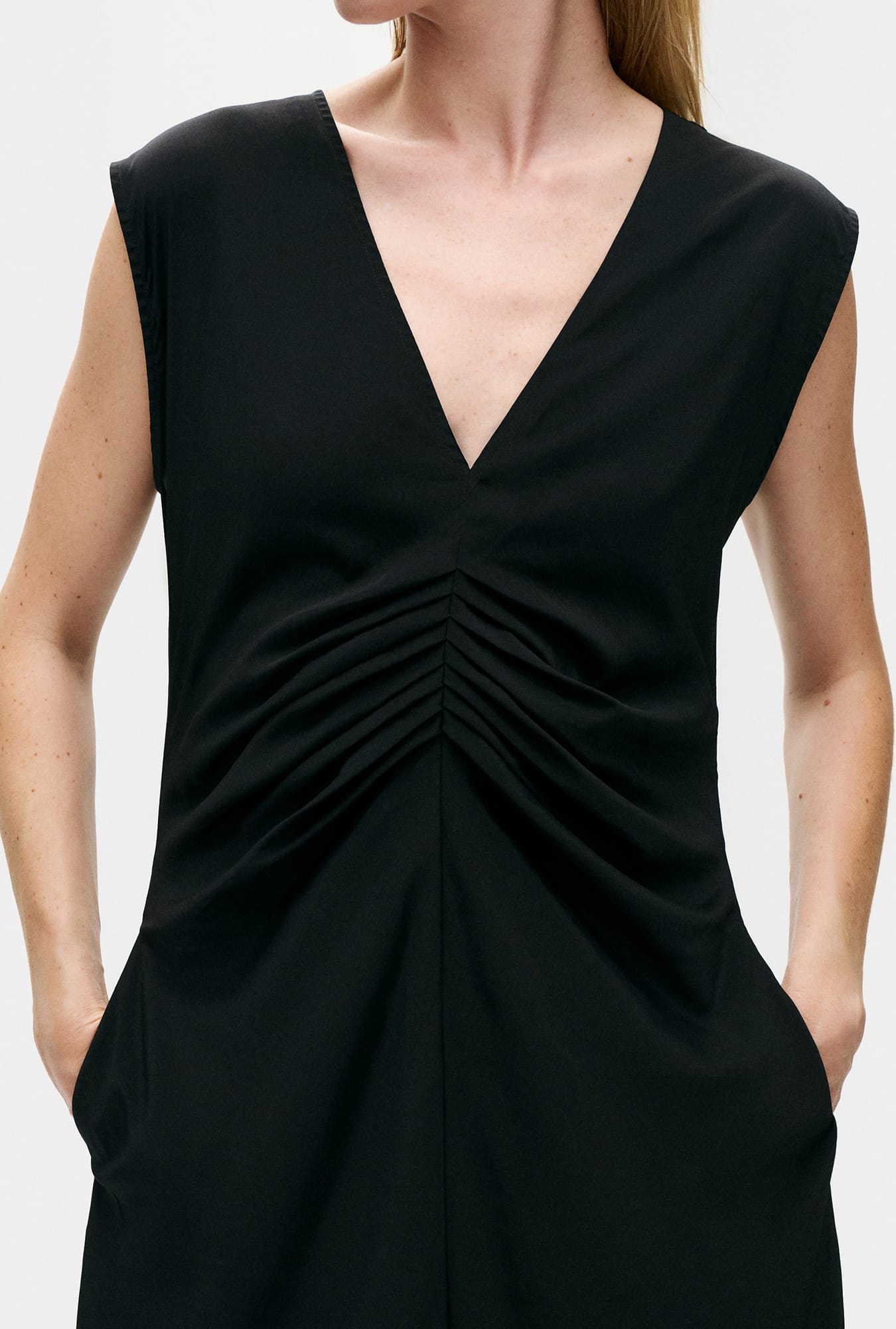 Silk Laundry | Pleated Dress - Black