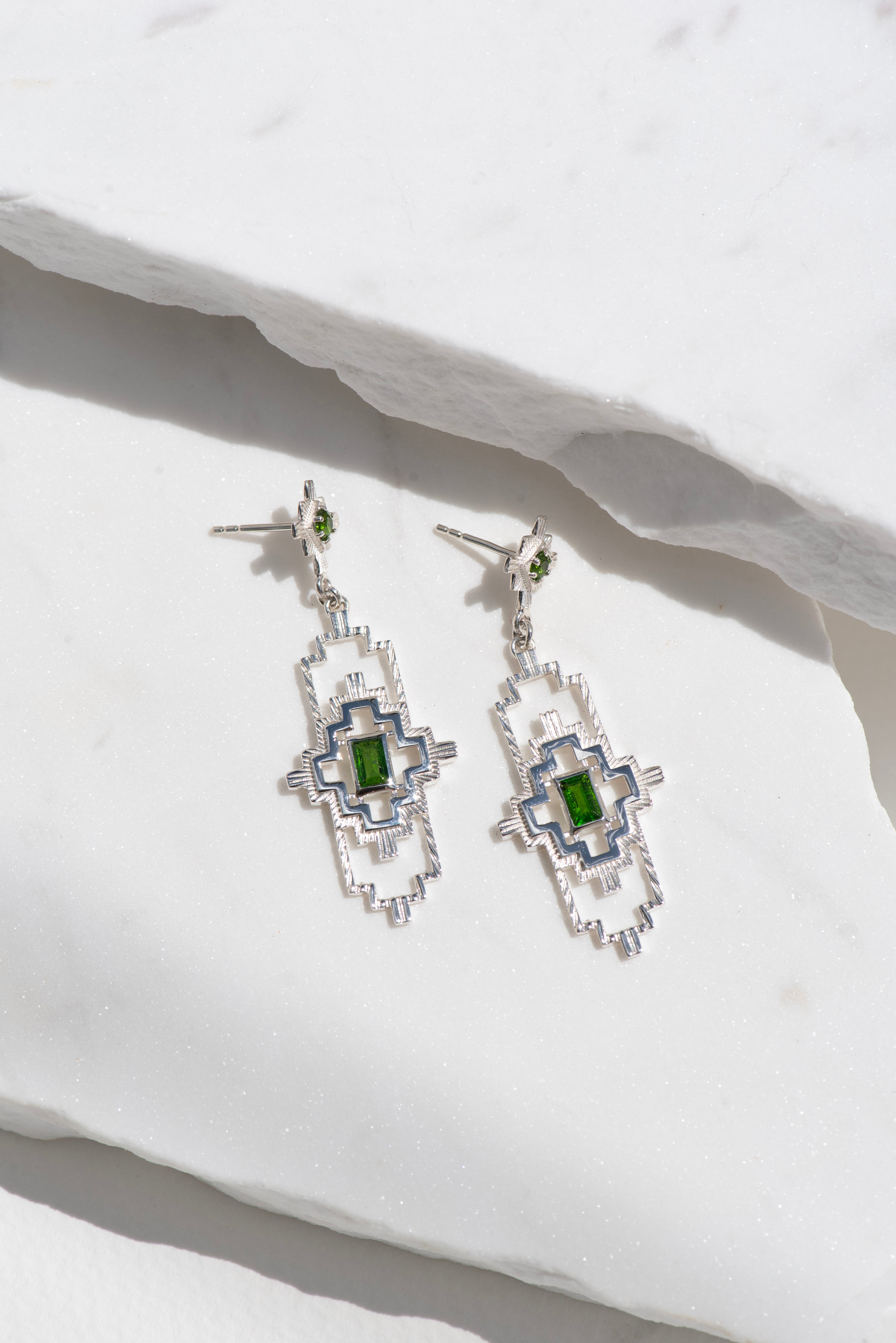 Zoe & Morgan | Munay Earrings - Silver/Chrome Diopside