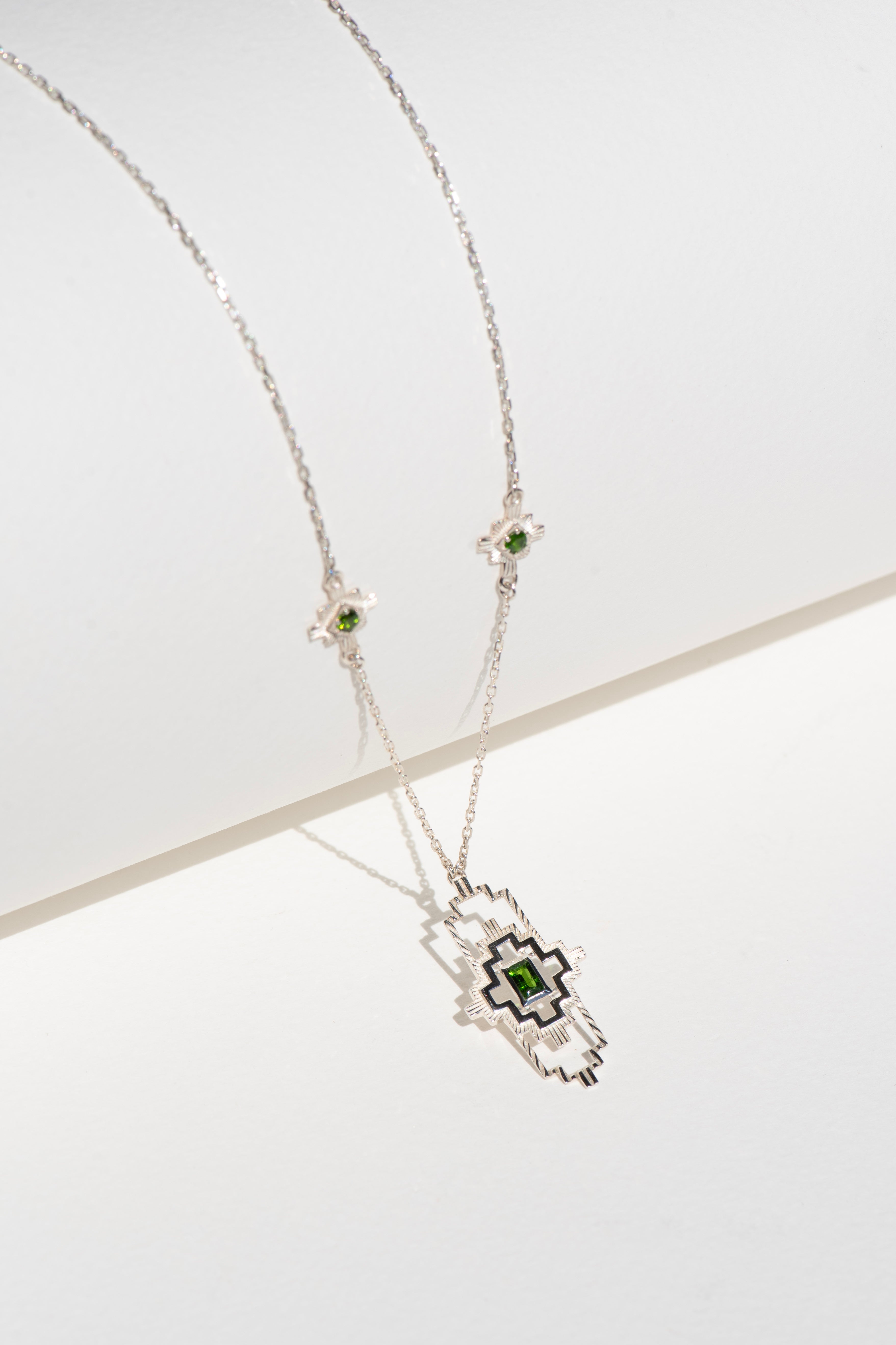 Zoe & Morgan | Munay Necklace - Silver/Chrome Diopside