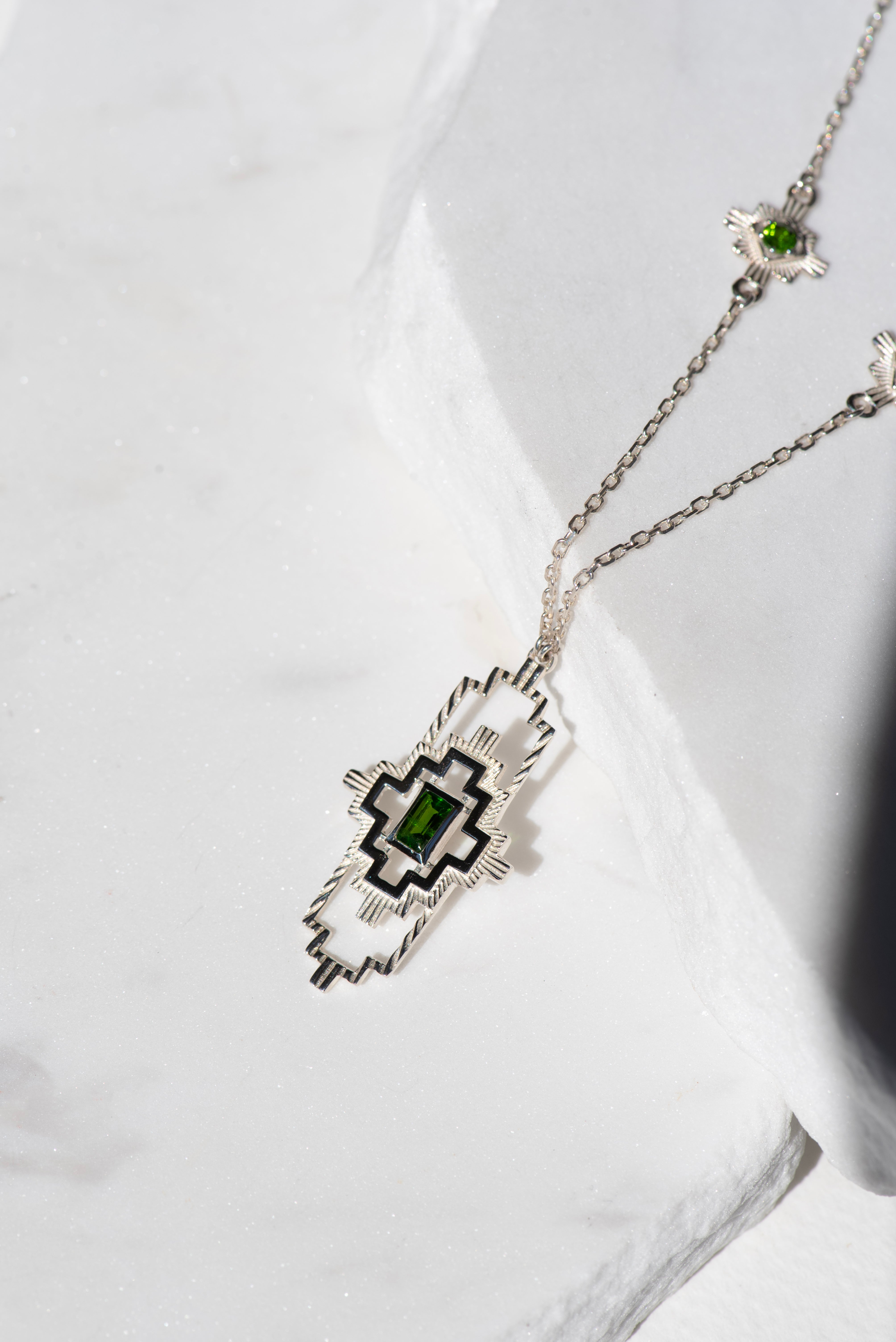 Zoe & Morgan | Munay Necklace - Silver/Chrome Diopside