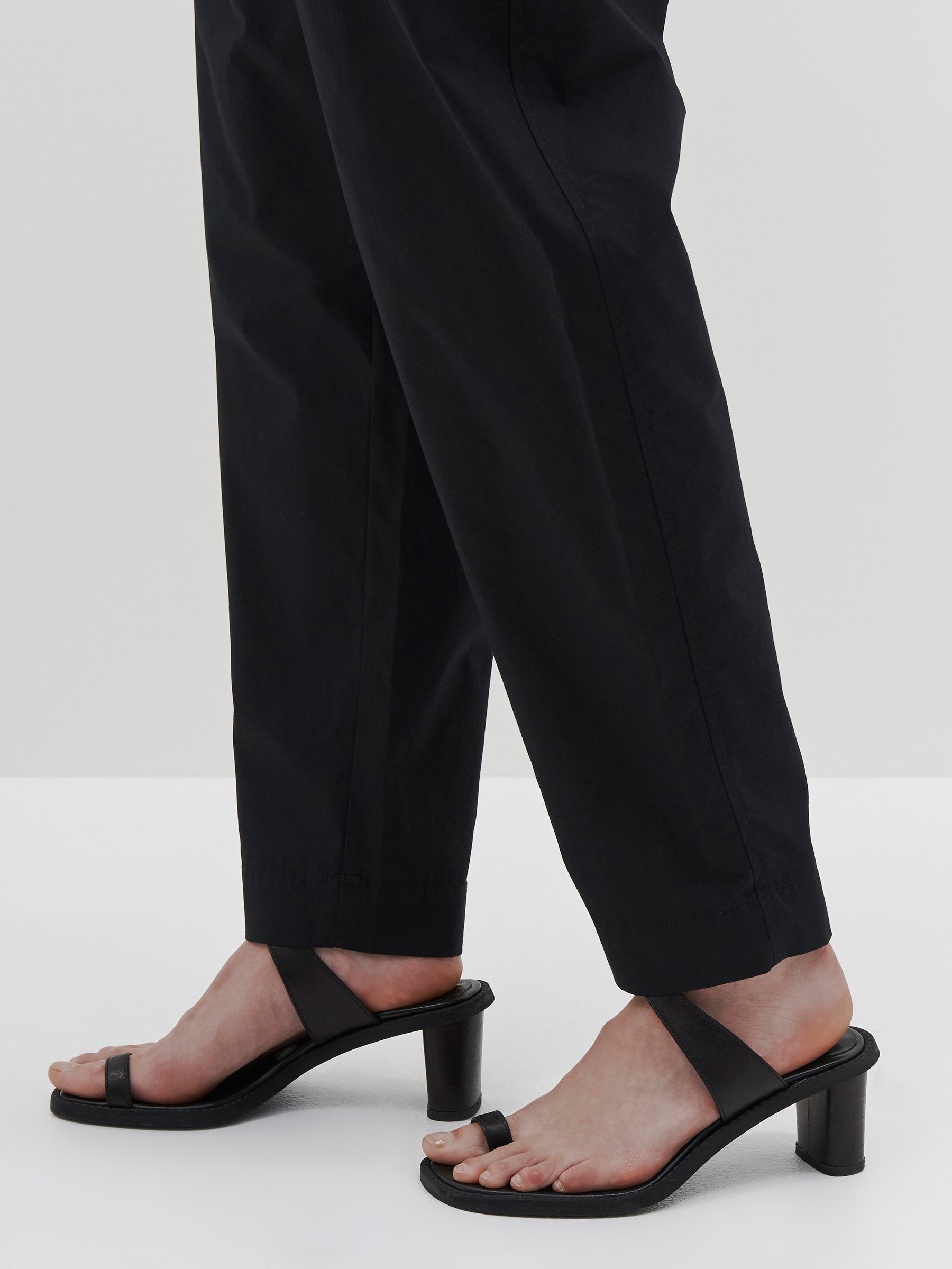 BASSIKE | Pull On Poplin Pant - Black