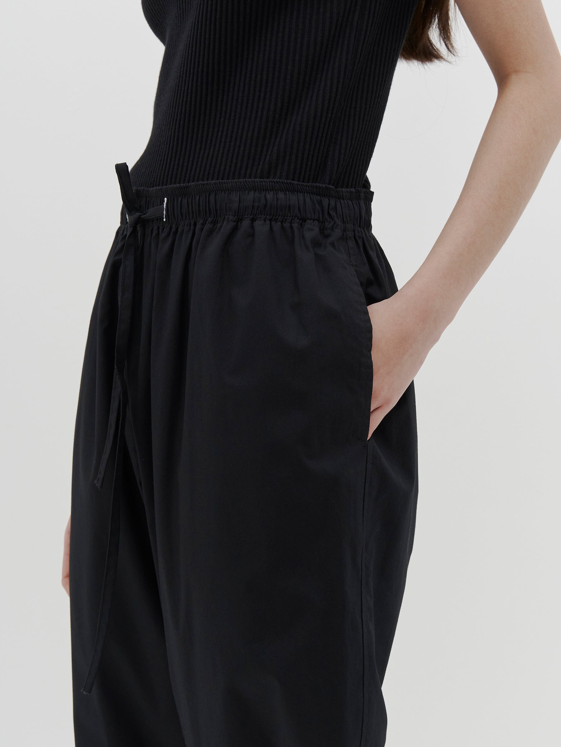 BASSIKE | Pull On Poplin Pant - Black